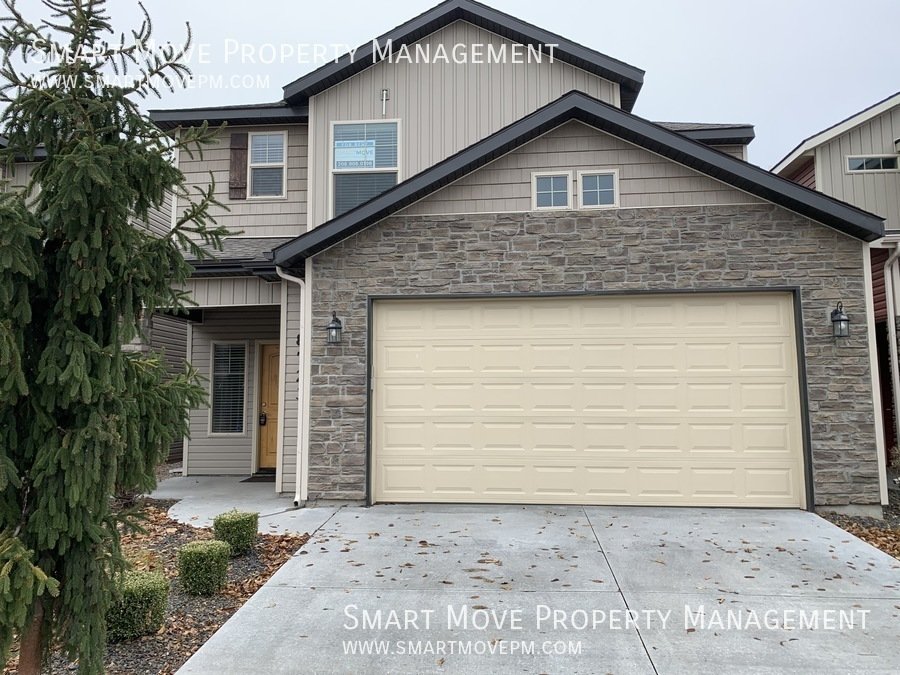 Adorable Two Story off Maple Grove. Neighborhood Pool, Park, Gym. Yard Care included property image