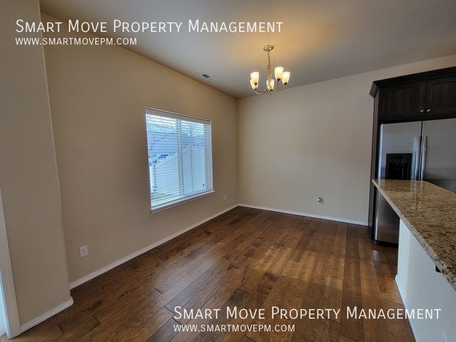 Adorable Two Story off Maple Grove. Neighborhood Pool, Park, Gym. Yard Care included property image