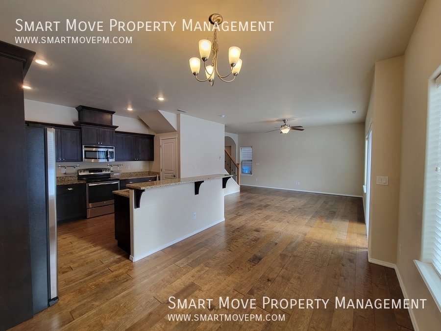 Adorable Two Story off Maple Grove. Neighborhood Pool, Park, Gym. Yard Care included property image