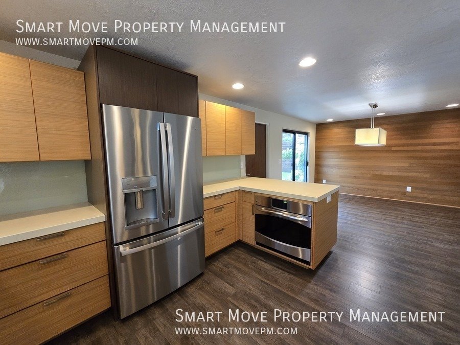 Chic & Modern Highlands Home.  3 Tiered Park-like Backyard property image