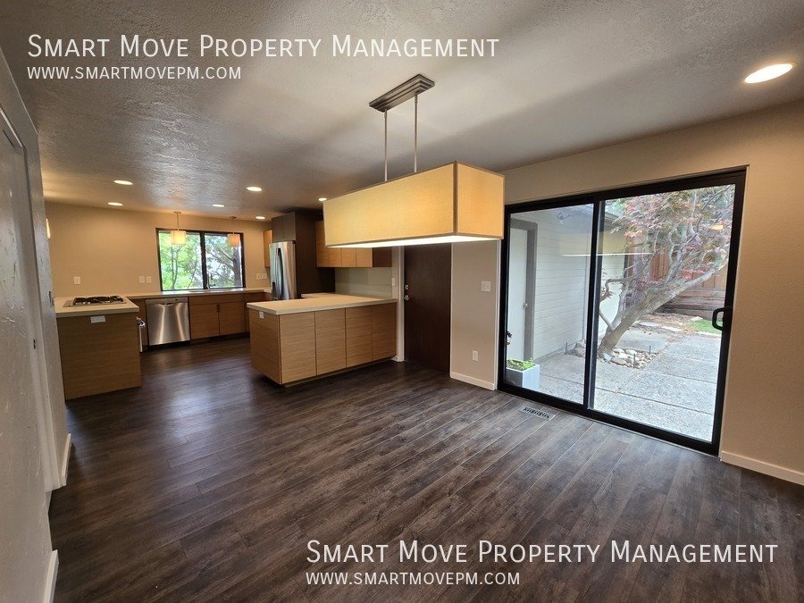 Chic & Modern Highlands Home.  3 Tiered Park-like Backyard property image