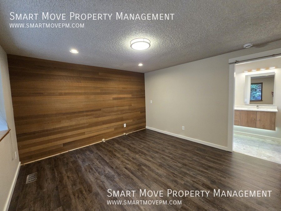 Chic & Modern Highlands Home.  3 Tiered Park-like Backyard property image