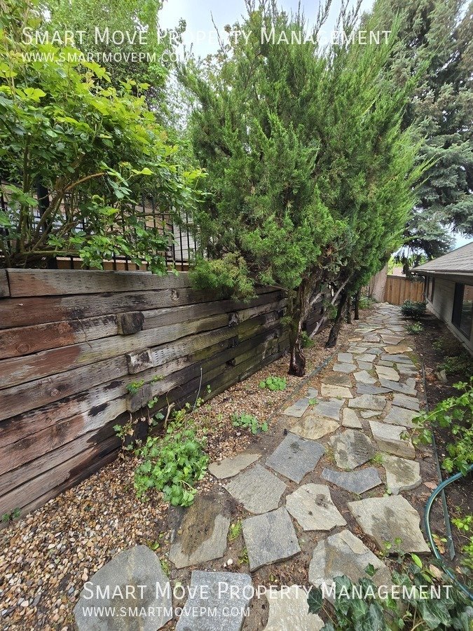 Chic & Modern Highlands Home.  3 Tiered Park-like Backyard property image