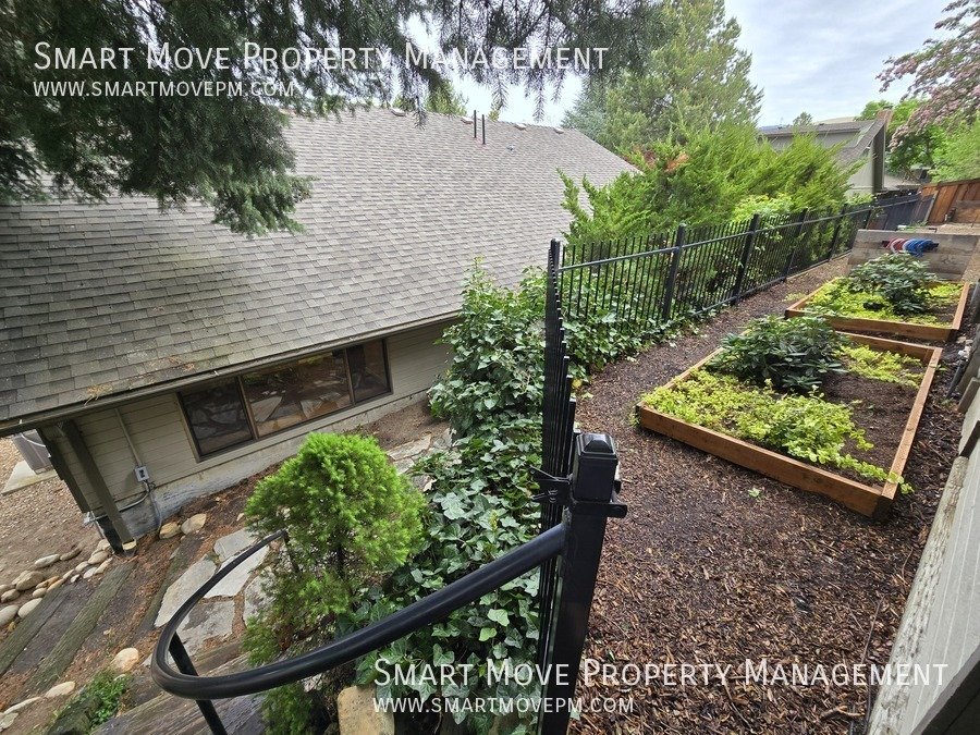 Chic & Modern Highlands Home.  3 Tiered Park-like Backyard property image