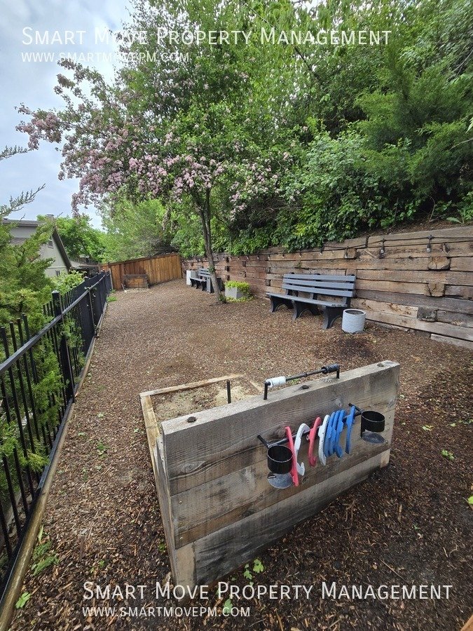 Chic & Modern Highlands Home.  3 Tiered Park-like Backyard property image