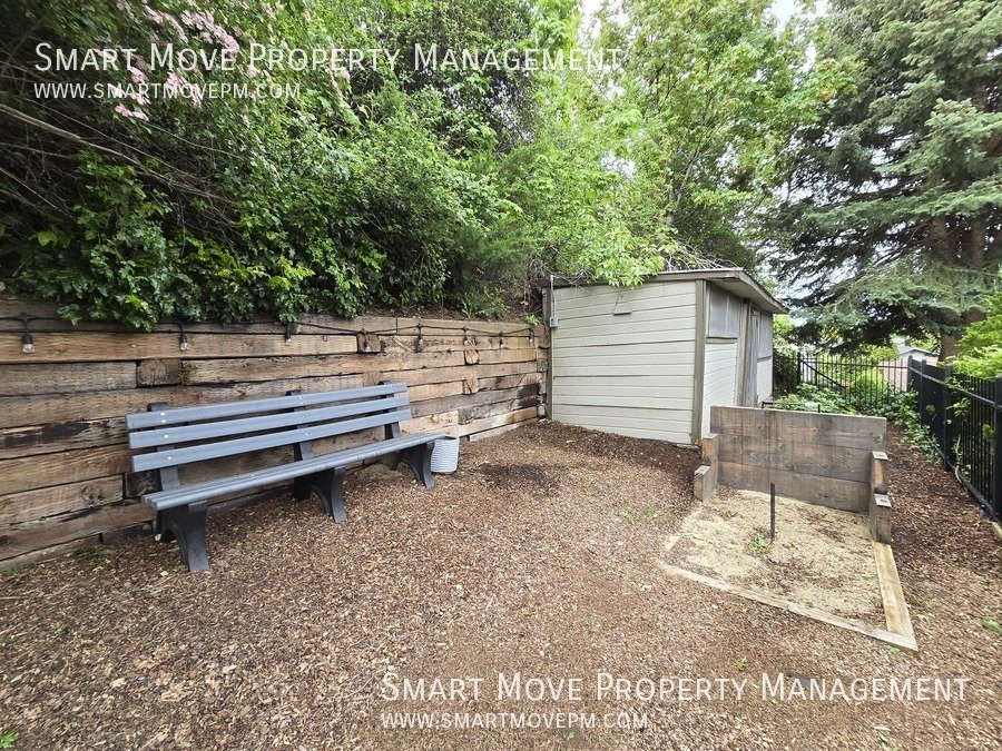 Chic & Modern Highlands Home.  3 Tiered Park-like Backyard property image