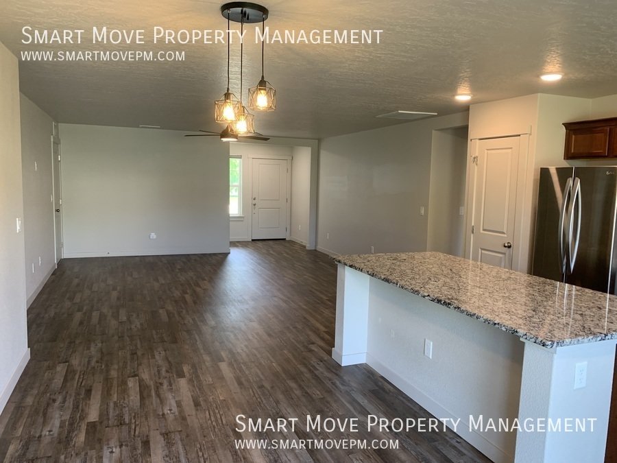 Adorable single level 3 bed in Kuna property image