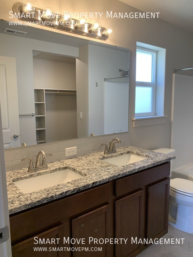 Adorable single level 3 bed in Kuna property image