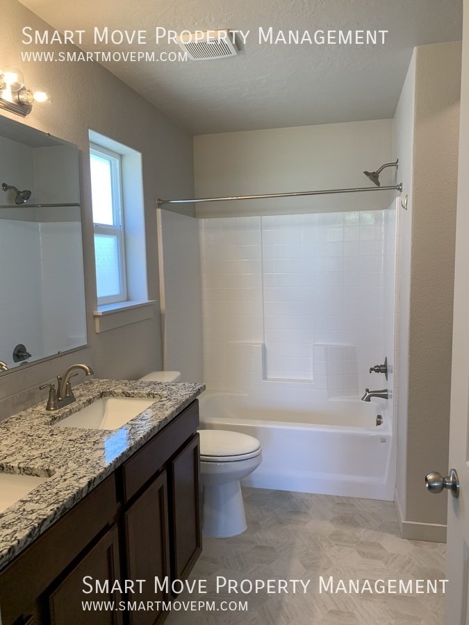 Adorable single level 3 bed in Kuna property image