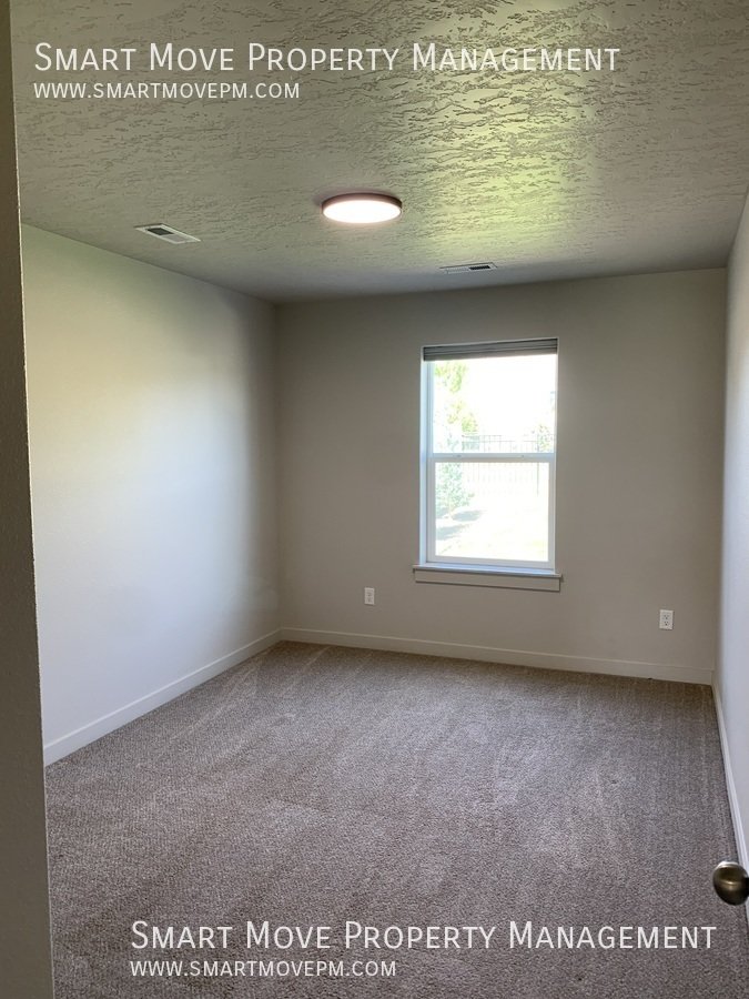 Adorable single level 3 bed in Kuna property image