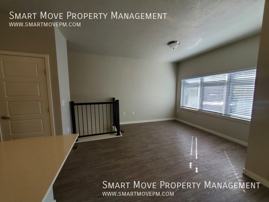 Townhome in Arts & Cultural District. Steps from the Greenbelt, River, Wineries property image