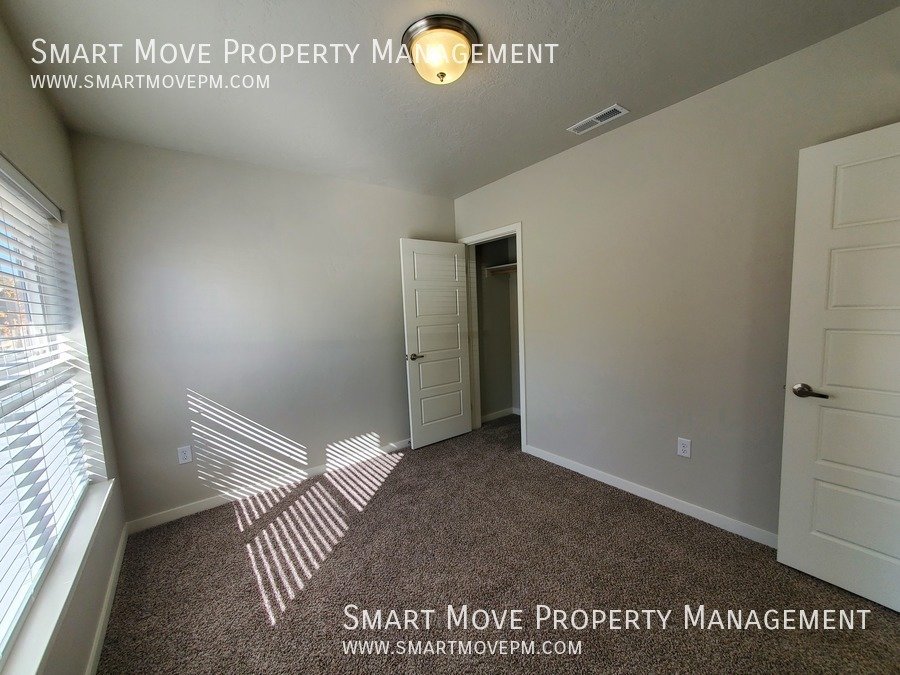 Townhome in Arts & Cultural District. Steps from the Greenbelt, River, Wineries property image