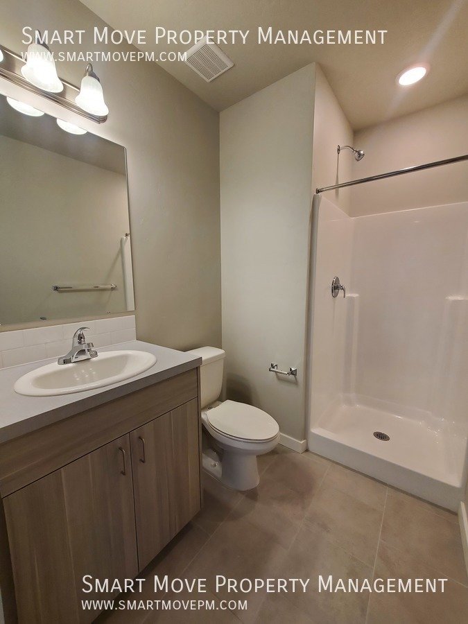 Townhome in Arts & Cultural District. Steps from the Greenbelt, River, Wineries property image