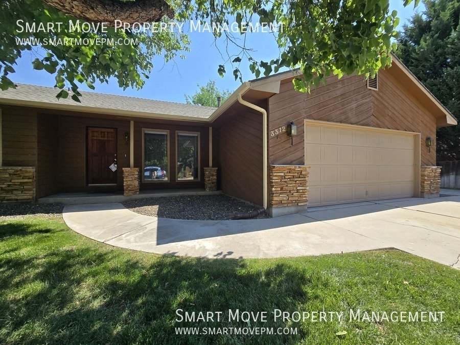 Mid Century in SE Boise. Near Bown Crossing, Barber Park, Greenbelt, River property image