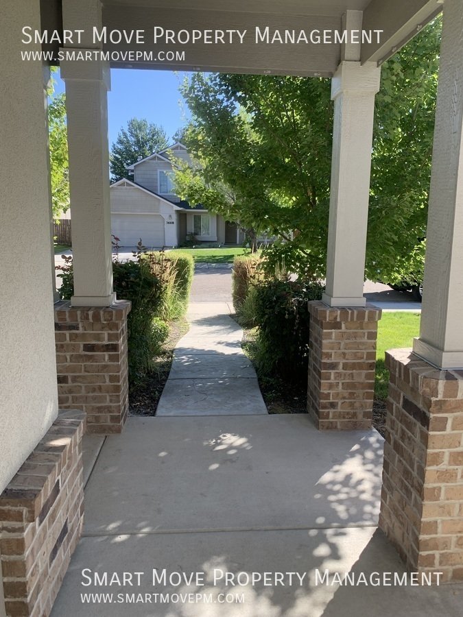 3 bd Patio Home Near Settlers Park. Low maintenance Yard. Oversized Garage property image