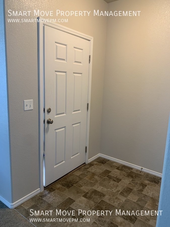 3 bd Patio Home Near Settlers Park. Low maintenance Yard. Oversized Garage property image