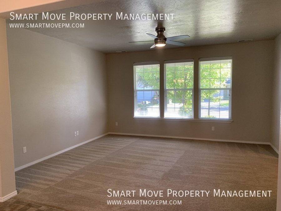 3 bd Patio Home Near Settlers Park. Low maintenance Yard. Oversized Garage property image