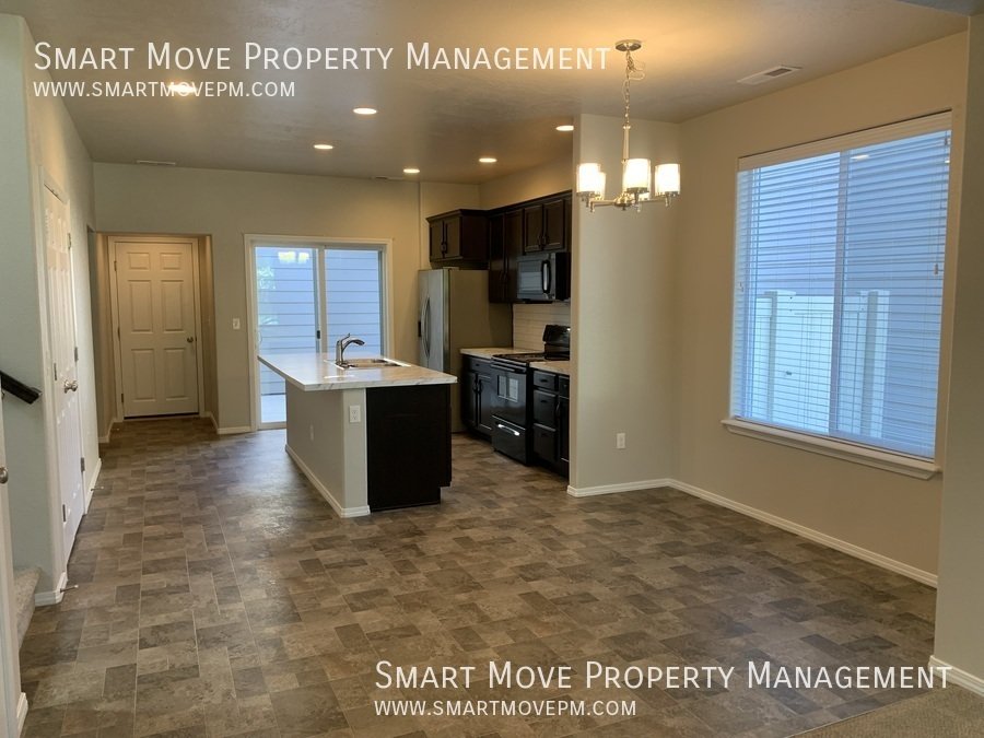 3 bd Patio Home Near Settlers Park. Low maintenance Yard. Oversized Garage property image