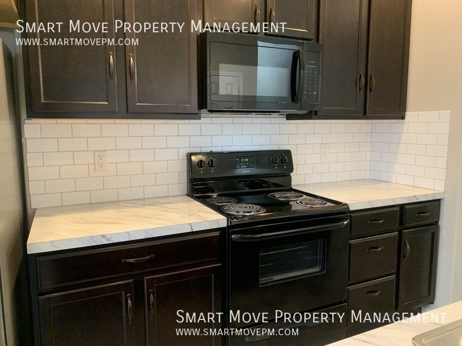 3 bd Patio Home Near Settlers Park. Low maintenance Yard. Oversized Garage property image