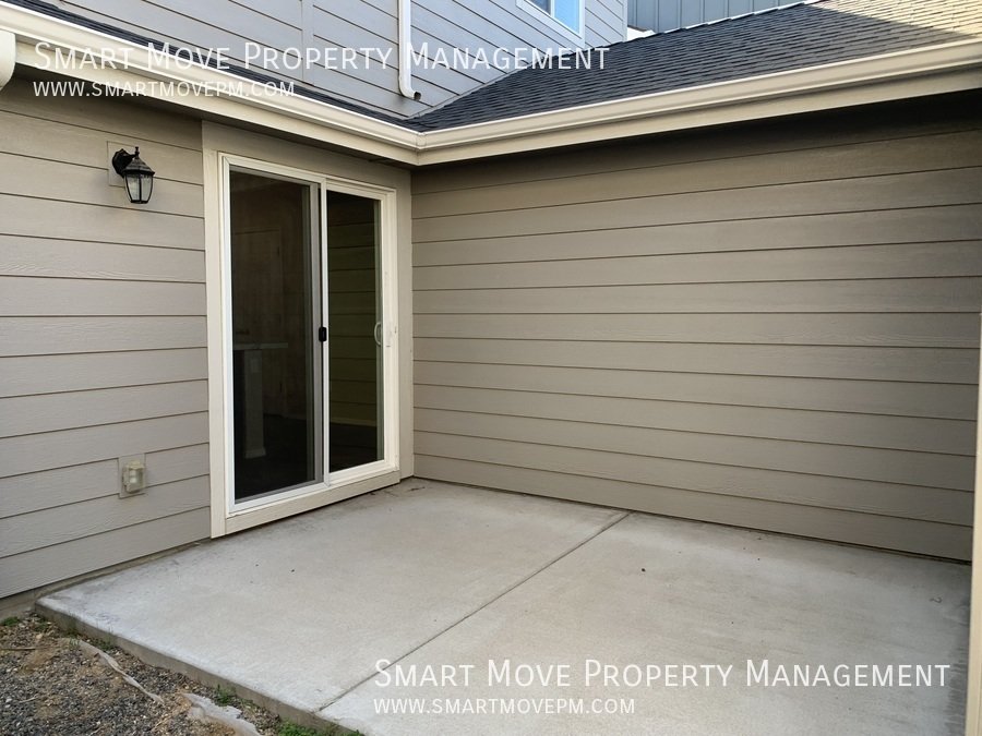 3 bd Patio Home Near Settlers Park. Low maintenance Yard. Oversized Garage property image