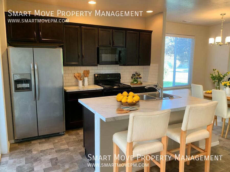 3 bd Patio Home Near Settlers Park. Low maintenance Yard. Oversized Garage property image