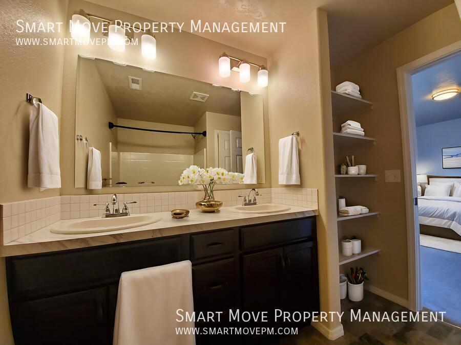 3 bd Patio Home Near Settlers Park. Low maintenance Yard. Oversized Garage property image