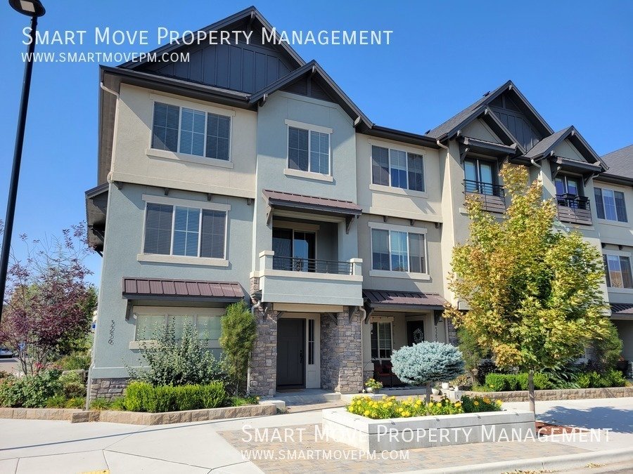 Executive East Boise 3 bd on the River, Greenbelt, Pool, Gym property image