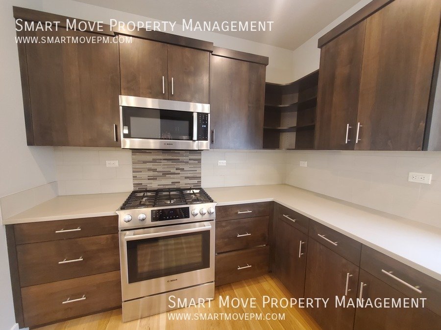 Executive East Boise 3 bd on the River, Greenbelt, Pool, Gym property image