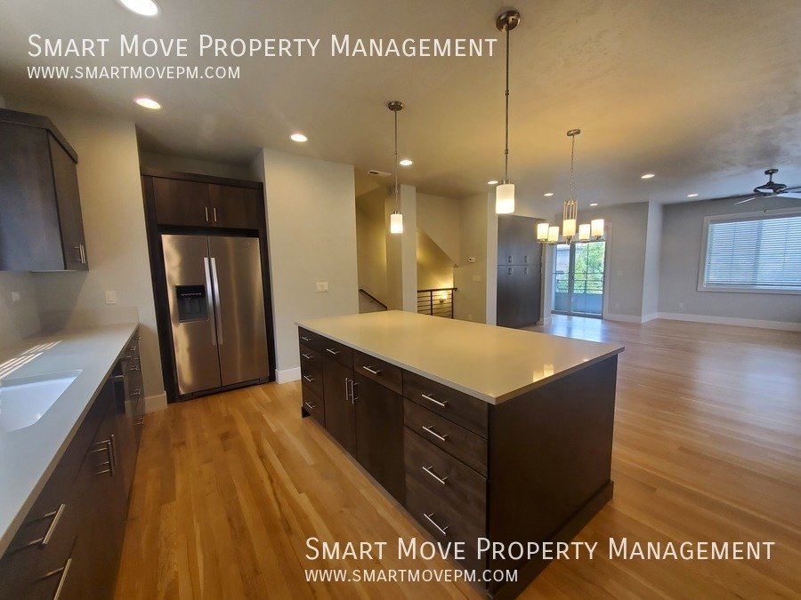 Executive East Boise 3 bd on the River, Greenbelt, Pool, Gym property image