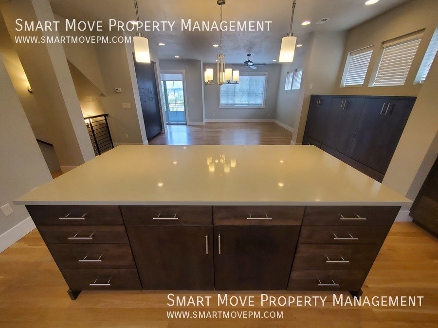 Executive East Boise 3 bd on the River, Greenbelt, Pool, Gym property image