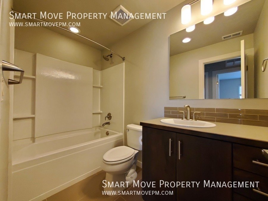 Executive East Boise 3 bd on the River, Greenbelt, Pool, Gym property image