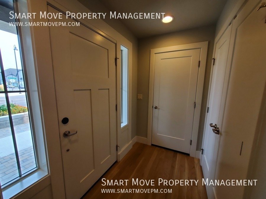 Executive East Boise 3 bd on the River, Greenbelt, Pool, Gym property image