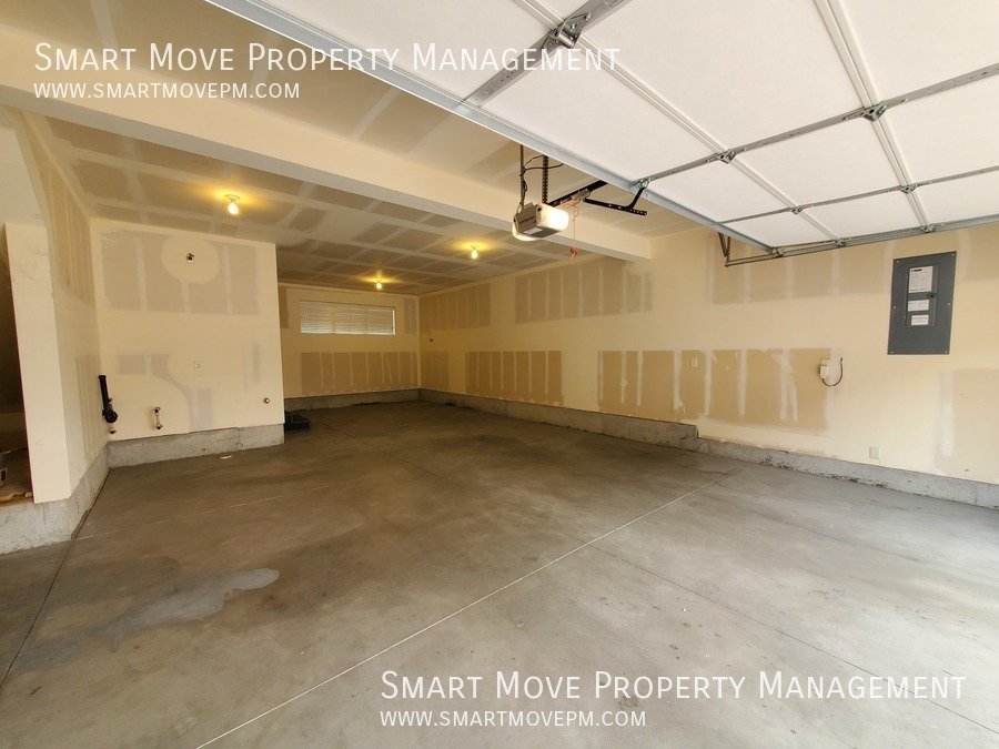 Executive East Boise 3 bd on the River, Greenbelt, Pool, Gym property image