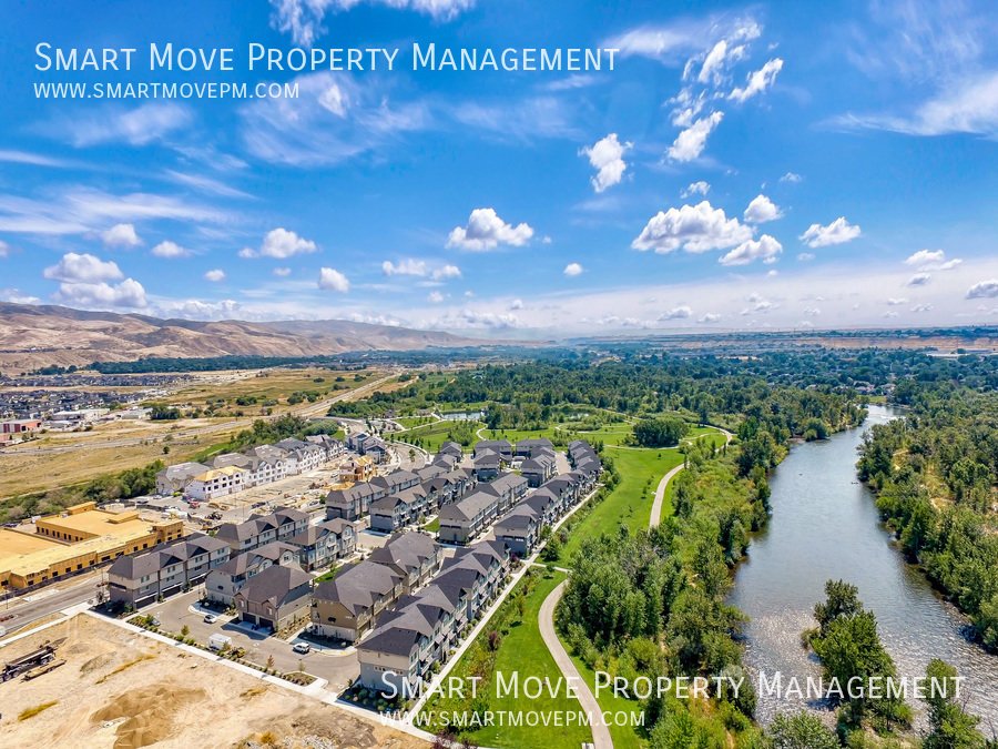 Executive East Boise 3 bd on the River, Greenbelt, Pool, Gym property image