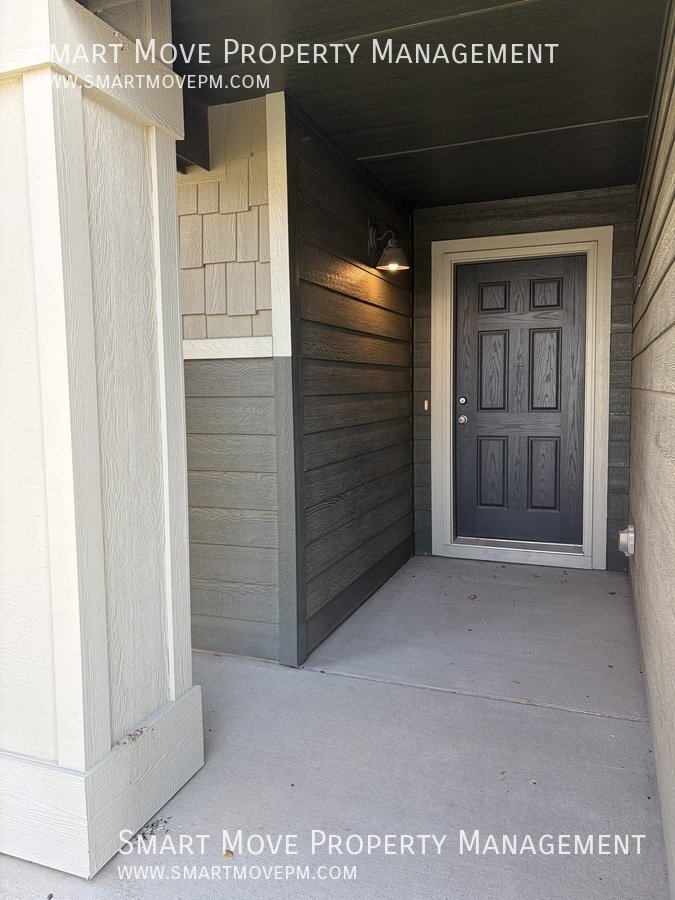 Inviting 3 bd room single level near Settlers Park. 3D tour! property image