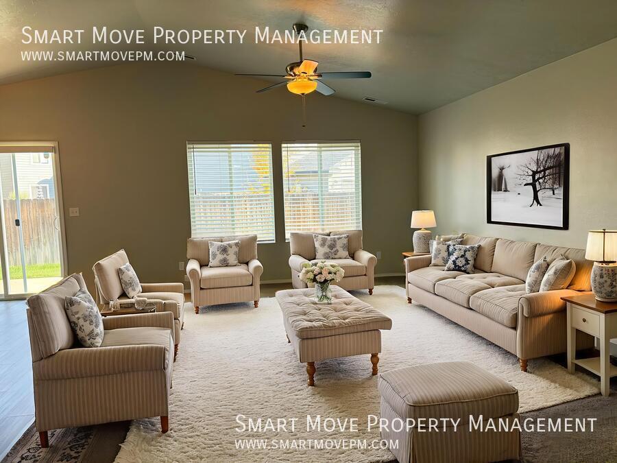 Inviting 3 bd room single level near Settlers Park. 3D tour! property image