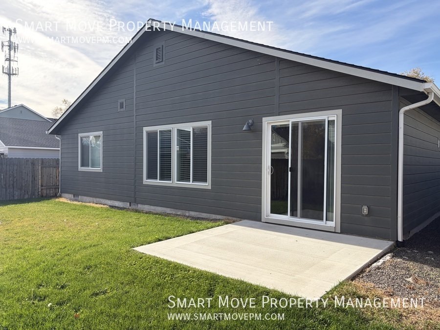 Inviting 3 bd room single level near Settlers Park. 3D tour! property image