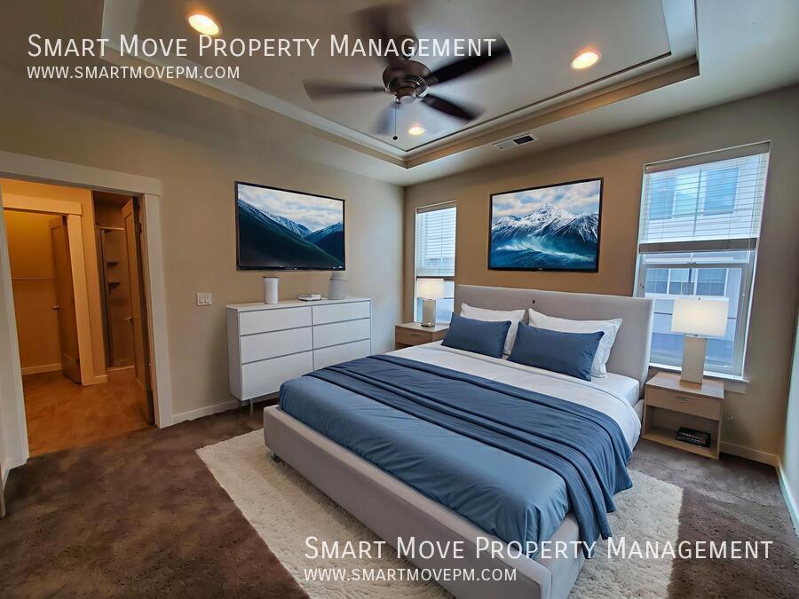 Townhouse on the Greenbelt, Pool. Between Bown Crossing & Harris Ranch property image