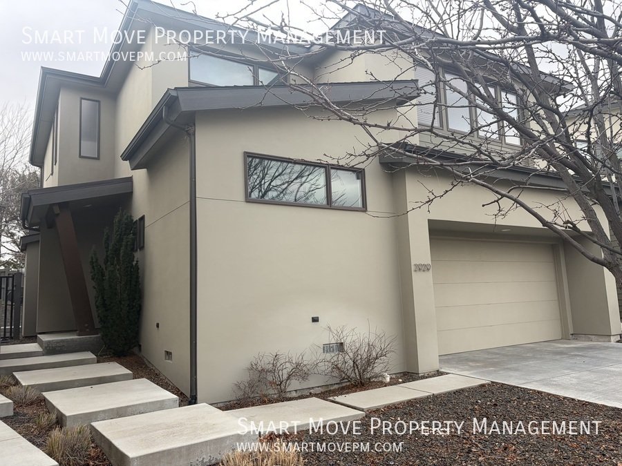 Beautiful 3 bed + bonus room + office home in East Boise. Near Micron property image