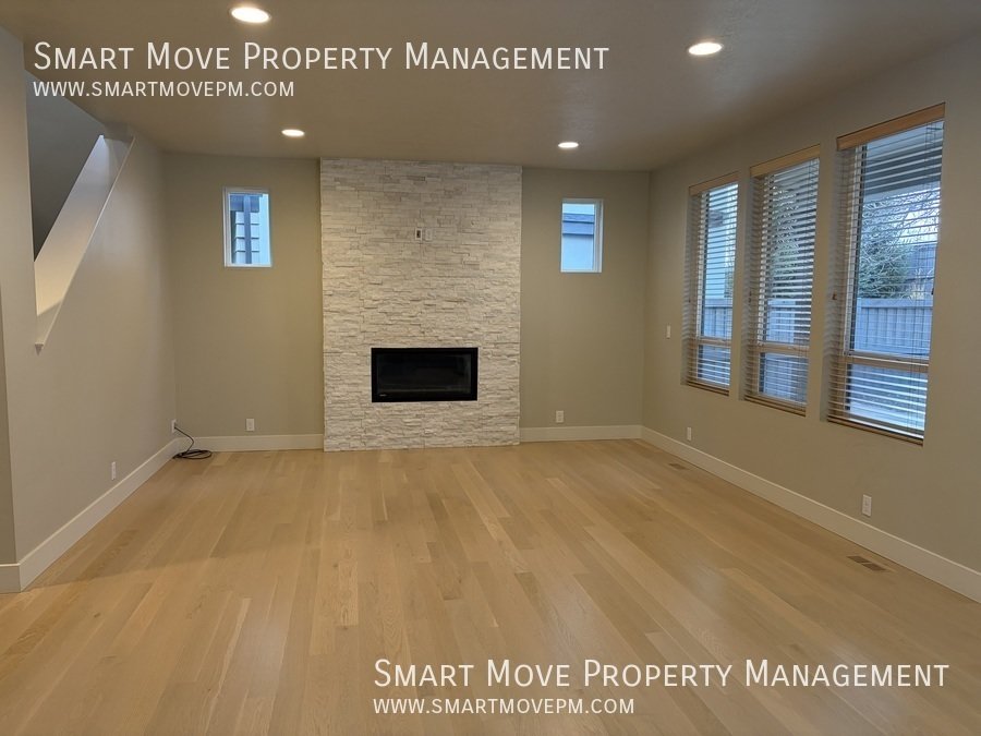 Beautiful 3 bed + bonus room + office home in East Boise. Near Micron property image