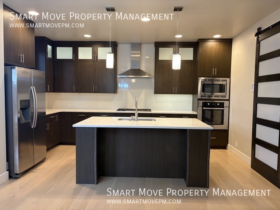 Beautiful 3 bed + bonus room + office home in East Boise. Near Micron property image