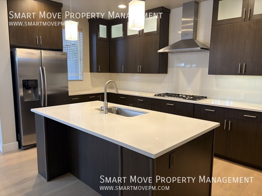 Beautiful 3 bed + bonus room + office home in East Boise. Near Micron property image