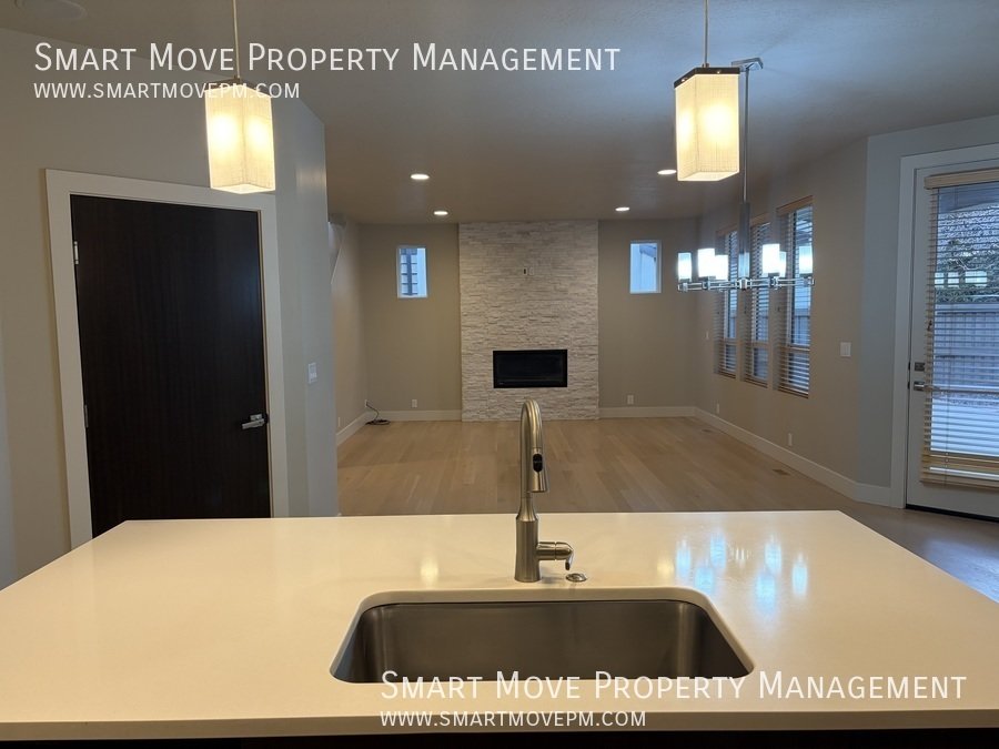 Beautiful 3 bed + bonus room + office home in East Boise. Near Micron property image