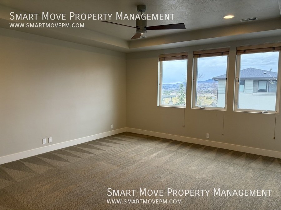 Beautiful 3 bed + bonus room + office home in East Boise. Near Micron property image