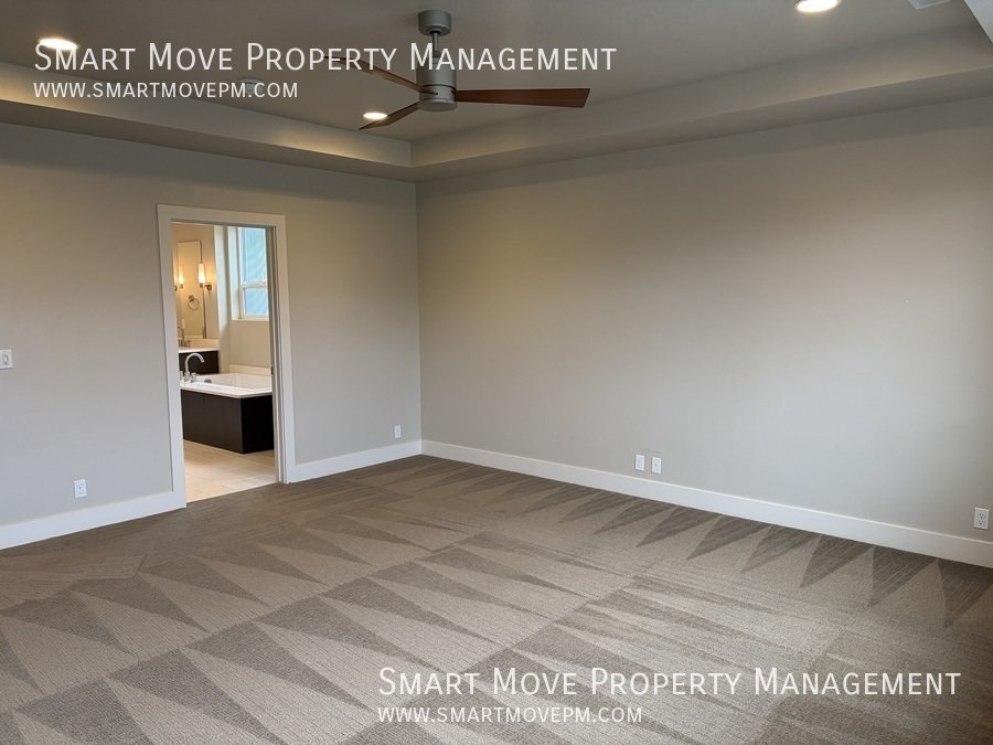 Beautiful 3 bed + bonus room + office home in East Boise. Near Micron property image