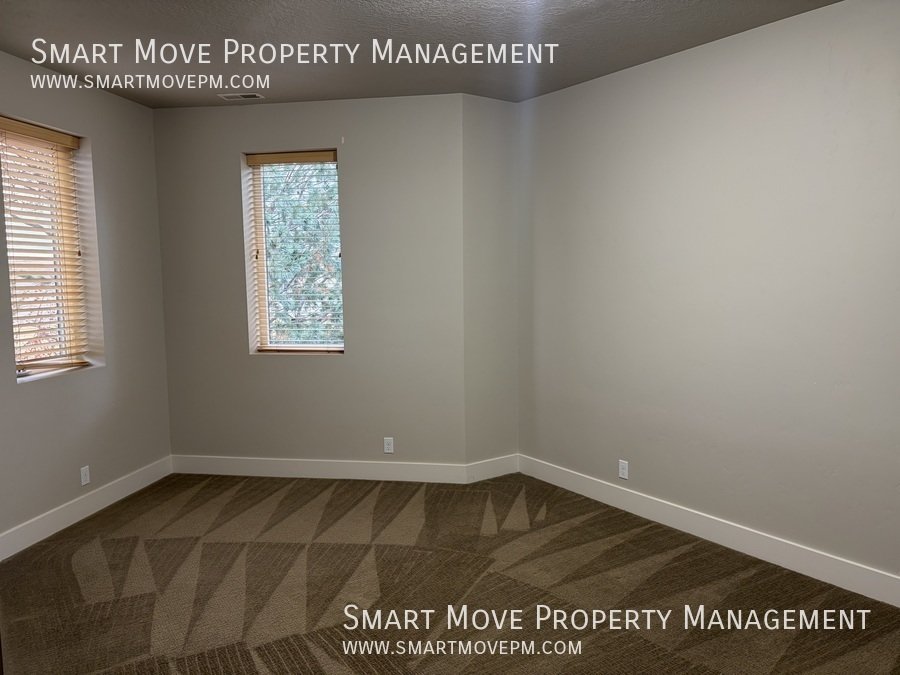 Beautiful 3 bed + bonus room + office home in East Boise. Near Micron property image