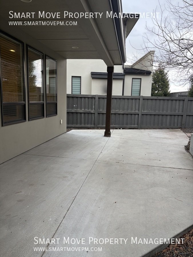 Beautiful 3 bed + bonus room + office home in East Boise. Near Micron property image