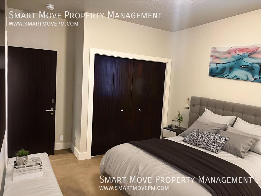 Beautiful 3 bed + bonus room + office home in East Boise. Near Micron property image