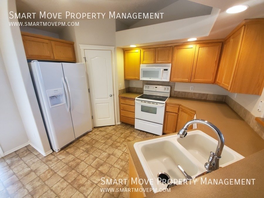 Meridian 4bd w/Bonus Near Rocky Mountain HS, Pool, Parks. property image