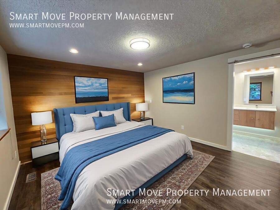 Chic & Modern Highlands Home.  3 Tiered Park-like Backyard property image